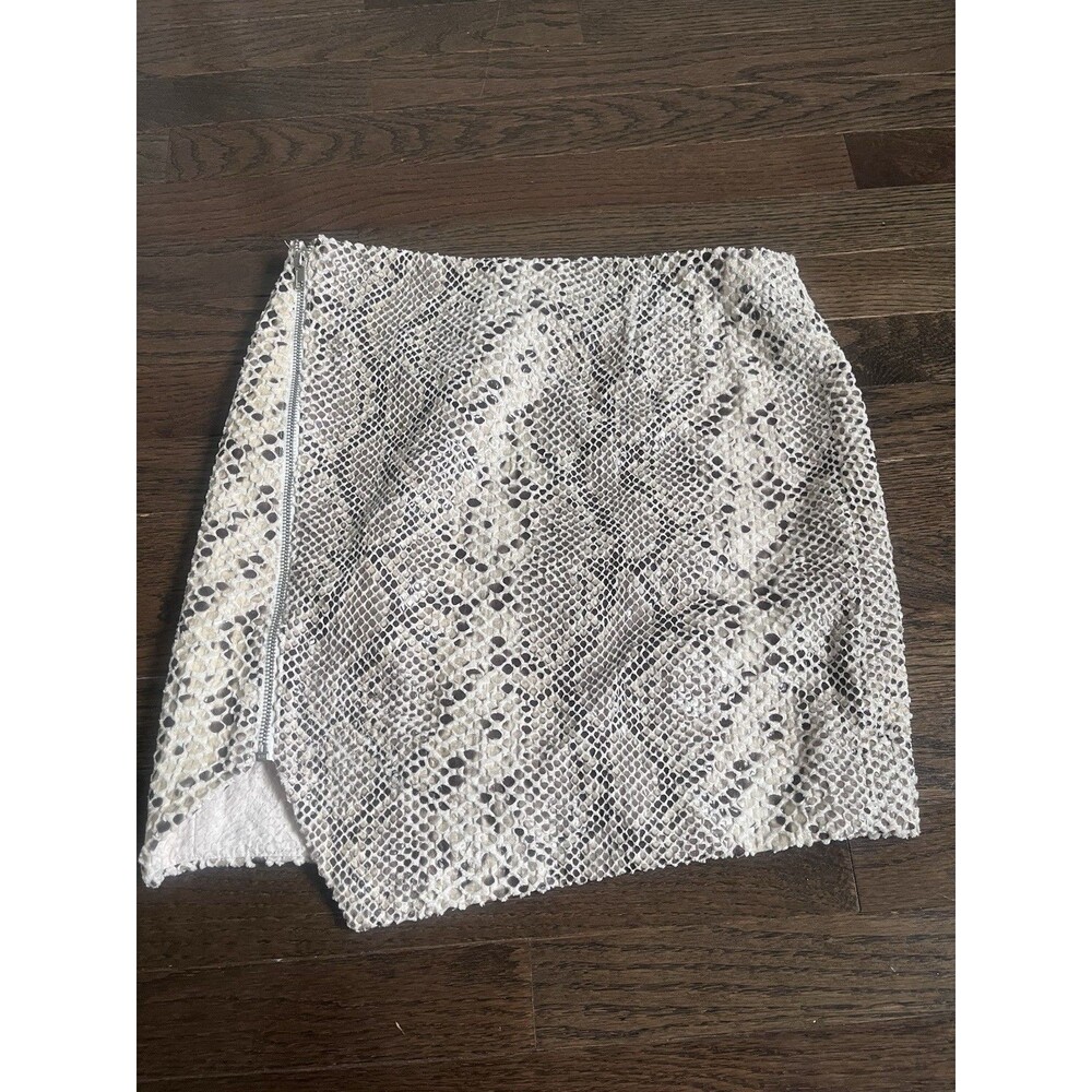 Olivaceous Asymmetrical Mini Skirt White Grey Snake Print Sz Large